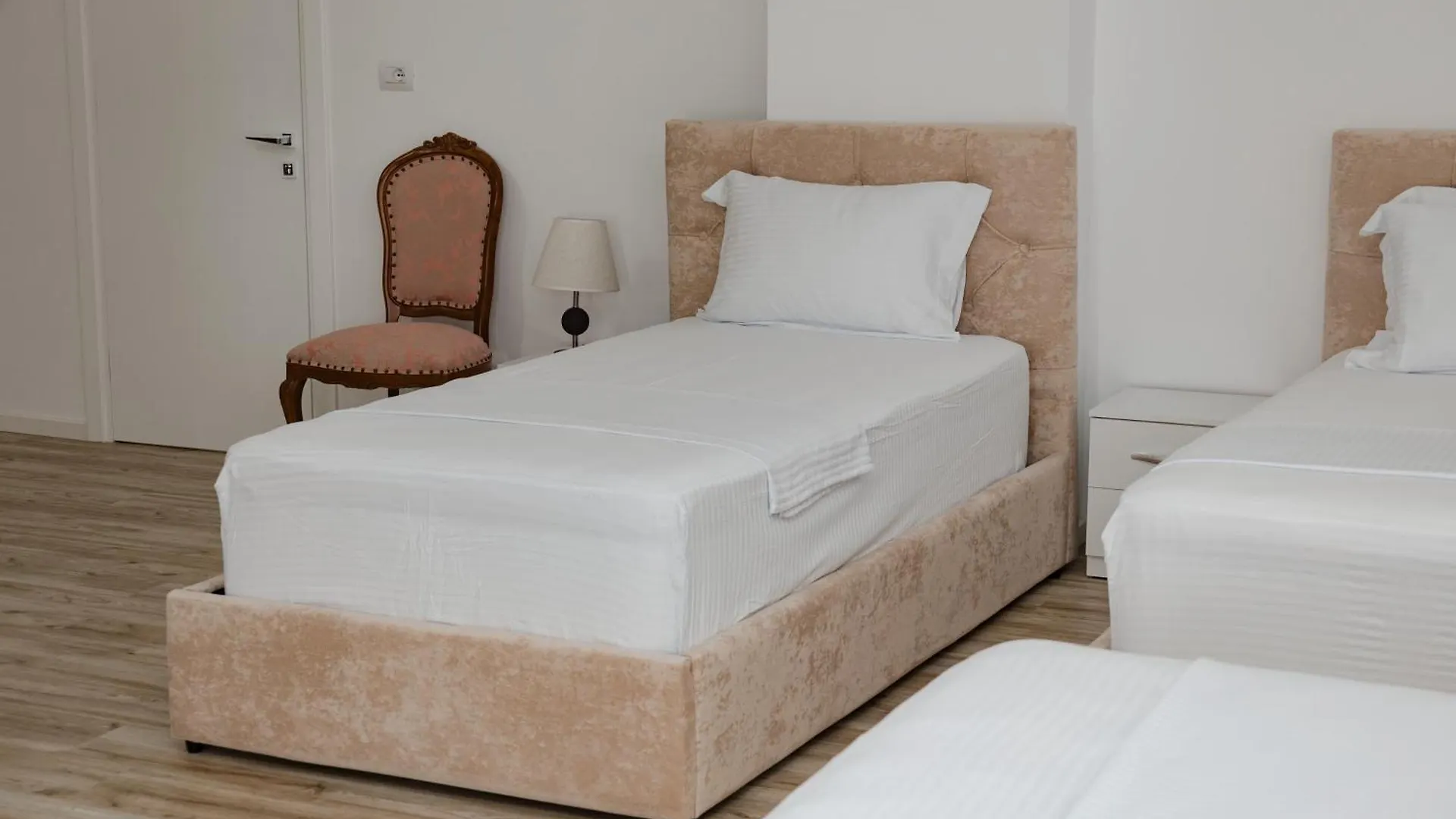 Riviera Hotel-City Center Vlore Hotel