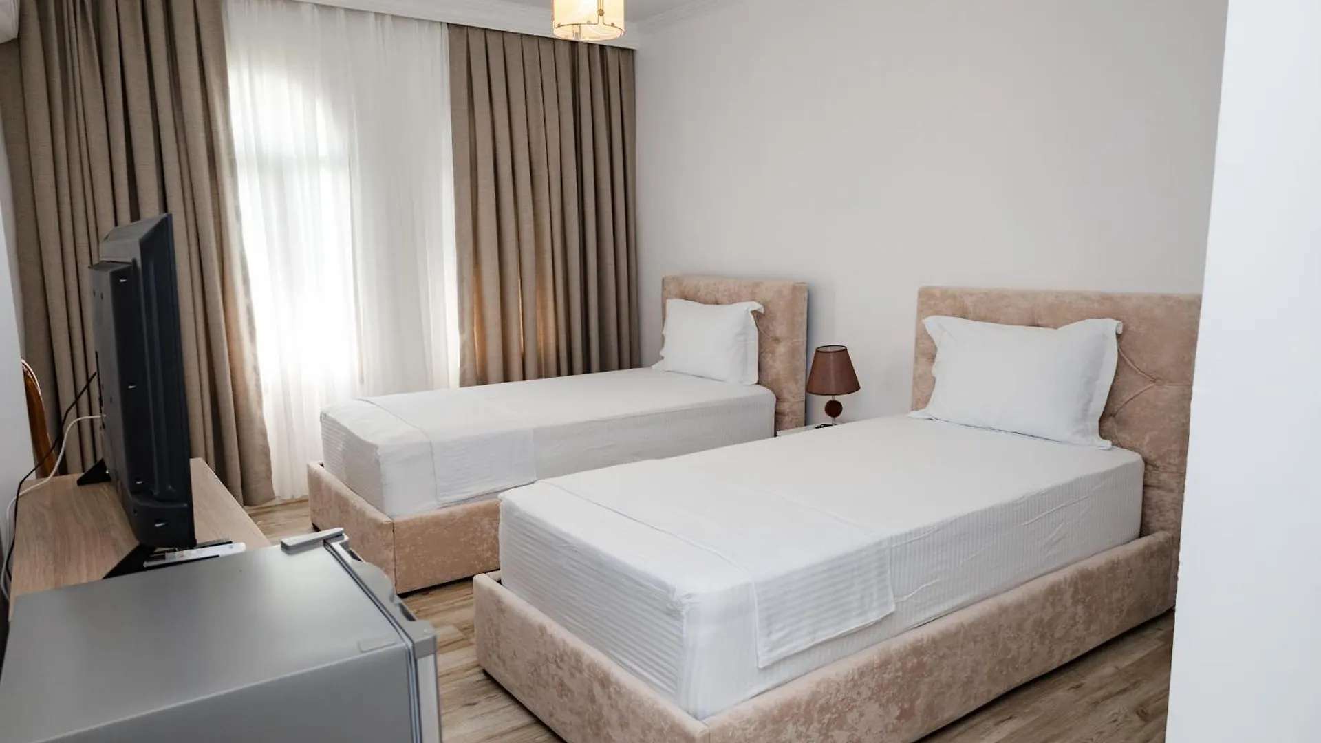 *** Hotel Riviera Hotel-City Center Vlorë Albánie