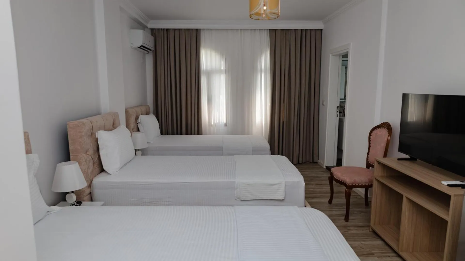 Riviera Hotel-City Center Vlore Albania
