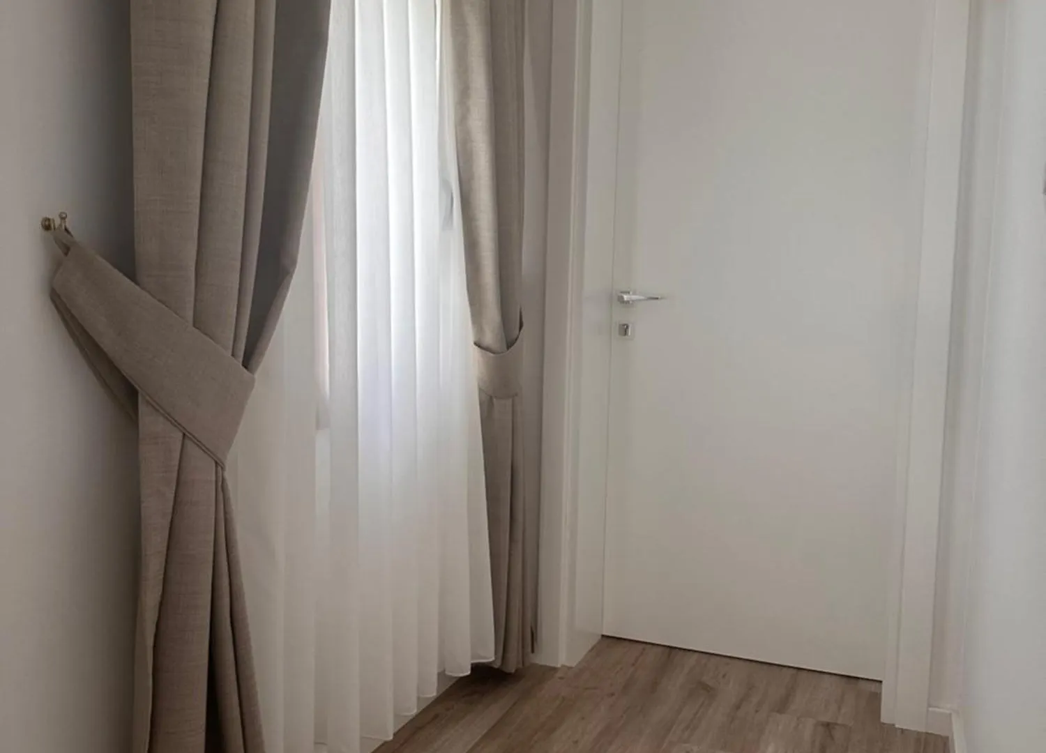 Riviera Hotel-City Center Vlore 3*,  Albania