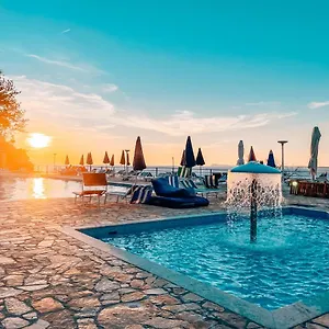 Aqua Holiday home