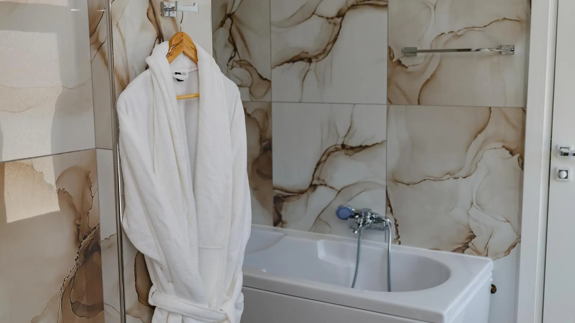 Riviera Hotel-City Center Vlore Hotel